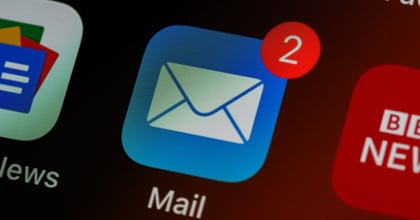 Phone mail app notification